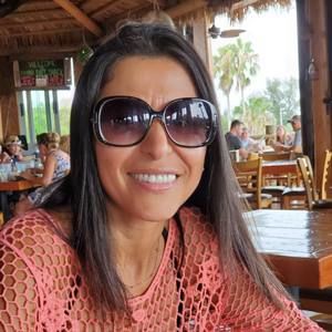 Meet your Posher, Monica diana